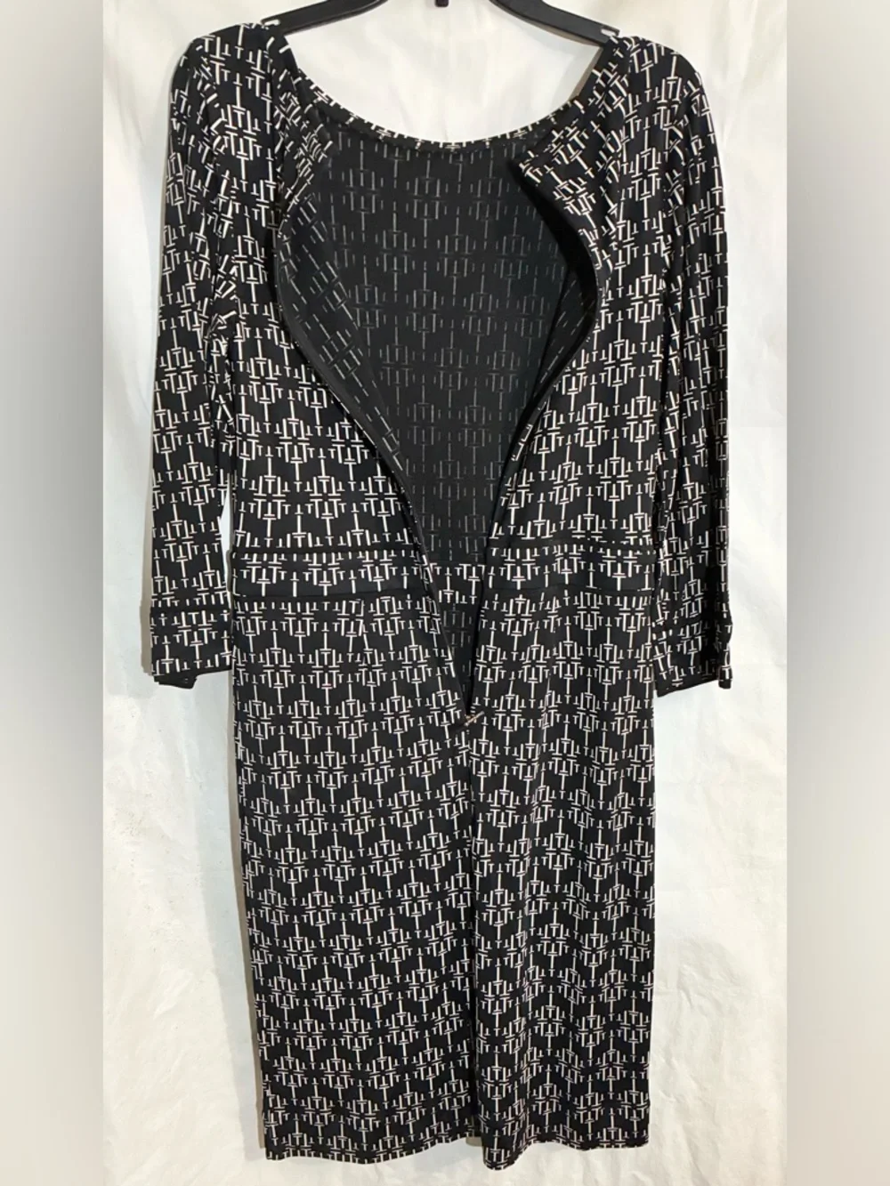 Tory Burch 100% Silk Retro Monogram  Dress Sz M Stretch Party Office